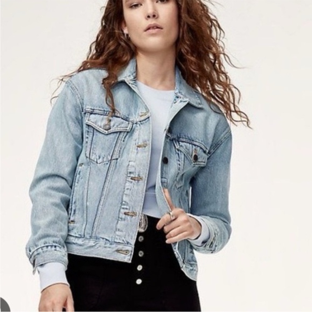 Aritzia Wilfred Free Light Jean jacket size S